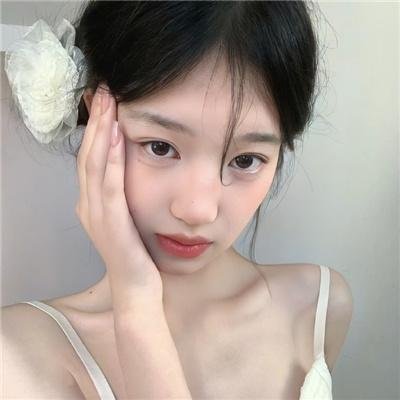 无颜美女